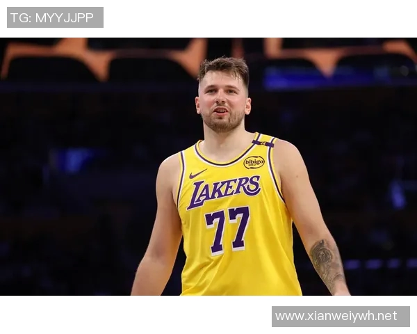 东契奇场均爆砍45+12+8成历史首人,里弗斯建议湖人送走詹姆斯