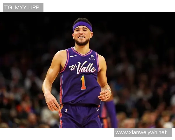 布克穿着山谷落日配色BOOK2，得到27分6篮板2助攻2抢断1盖帽